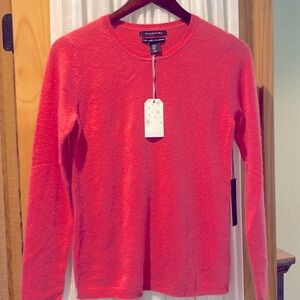 NWT Tahari Casmere Sweater Size Small